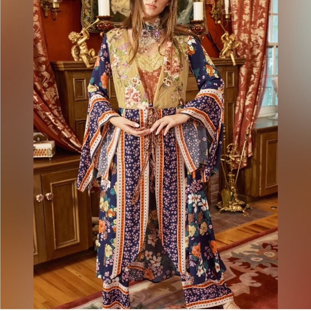 New! Womens Aratta Amelia kimono size small embroidered floral flowy duster